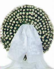 Sizlere özel farklı bir tanzim modeli çelenk cenazeye çiçek siparişi cenaze çiçeği